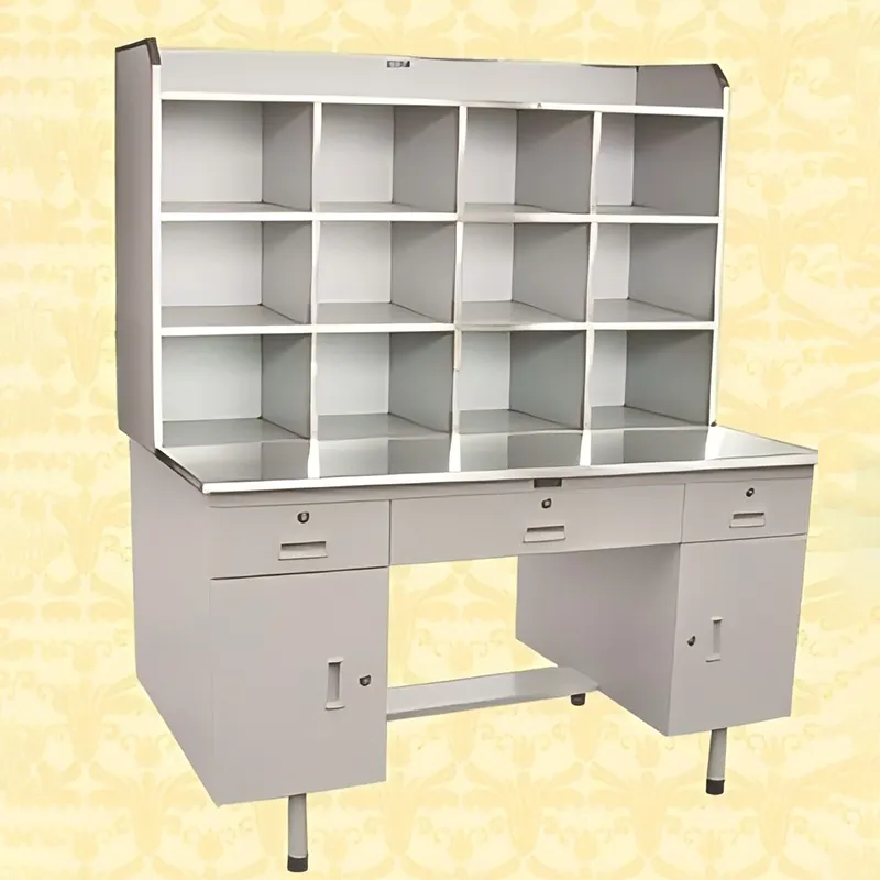 Рабочий стол с книжными полками и ящиками для хранения